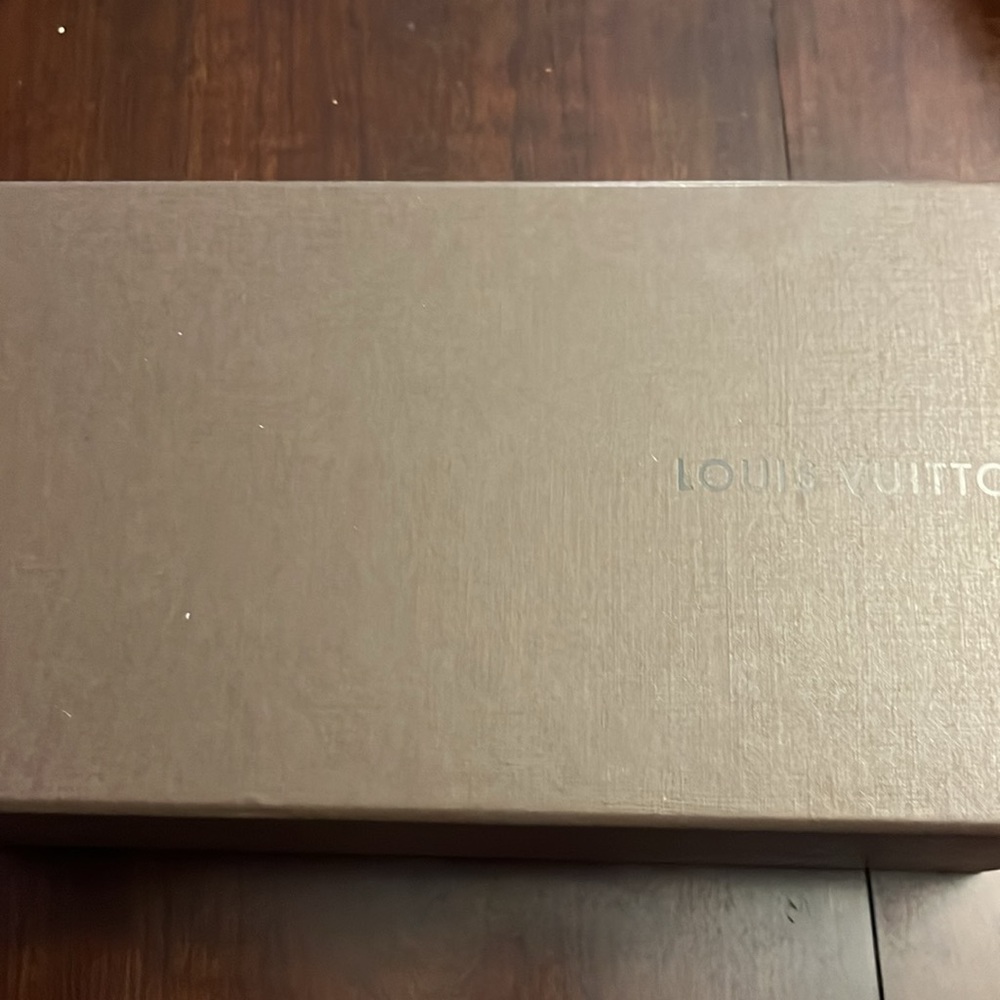 Authentic Louis Vuitton - Picture 8 of 8